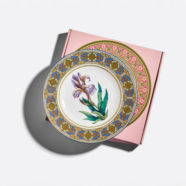 Delicate Iris Decorative Plate, European-3 Shape, 270 mm, Gift Set