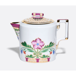 Moscow River Metallic Creamer, Heraldic Shape